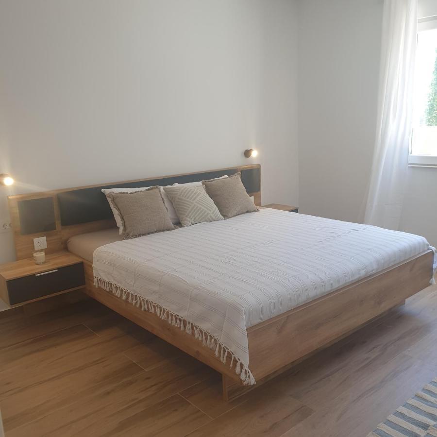 Pina Tourist Apartments Vodice Kültér fotó