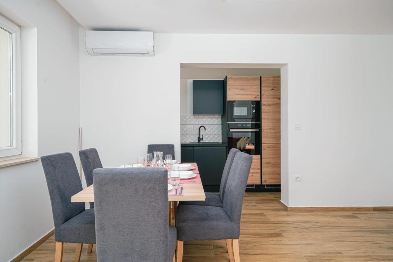 Pina Tourist Apartments Vodice Kültér fotó